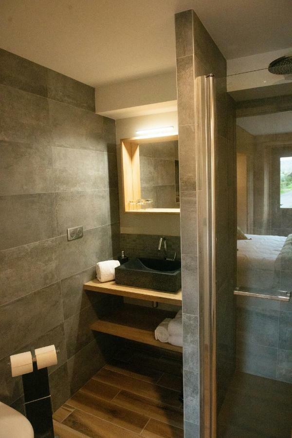 Le Jas Du Mas Hotel Saint-Antheme Bagian luar foto
